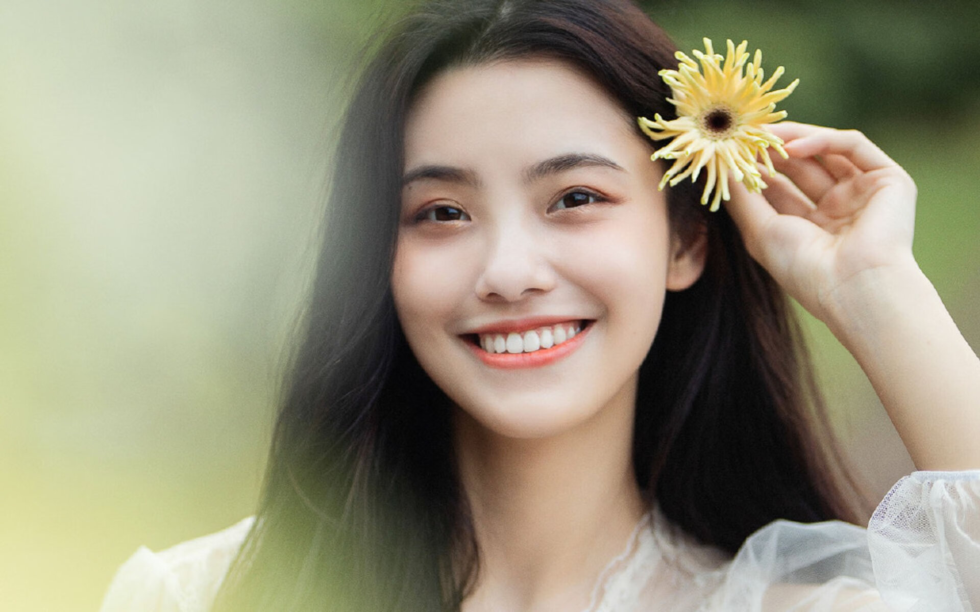 九游娱乐中心-_场外精彩：明星访谈、公益活动多姿多彩_，明星访谈节目